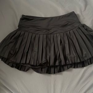 Gold Hinge Tennis Skirt Size S in black
